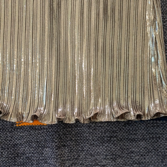 NWT $65 Black Tape_ Rose Gold Foil Mini Skirt Multi Szs (Small, Medium, Large) - Picture 5 of 9